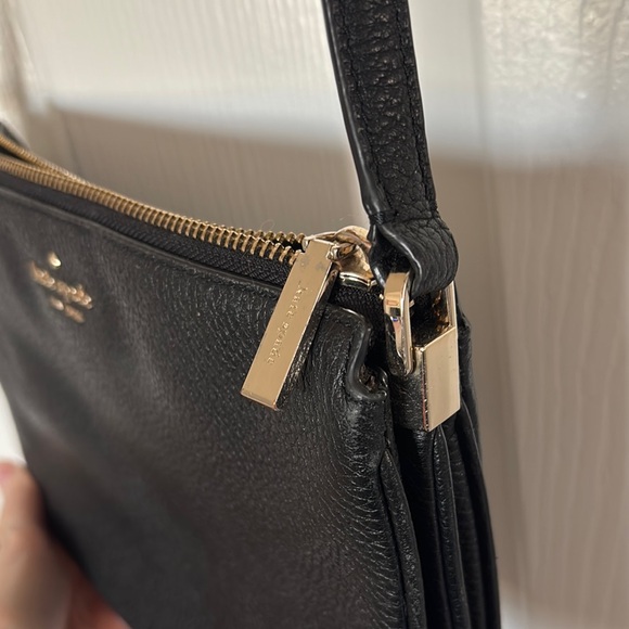 Kate Spade Black Crossbody Bag with Minimalist Design - Picture 4 of 8